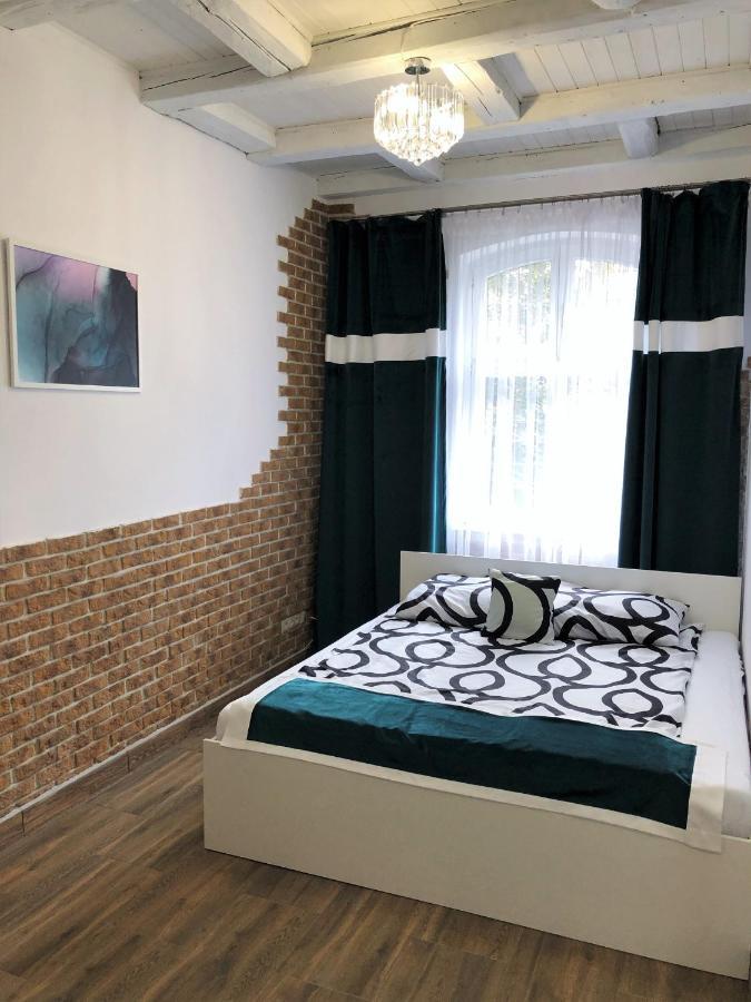 Kaliny Apartamenty Wanny Z Hydromasazem Chorzów Esterno foto
