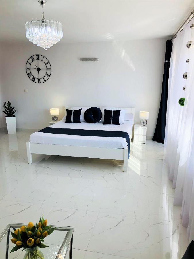 Kaliny Apartamenty Wanny Z Hydromasazem Chorzów Esterno foto