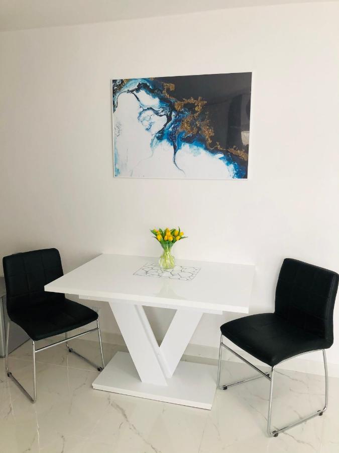 Kaliny Apartamenty Wanny Z Hydromasazem Chorzów Esterno foto