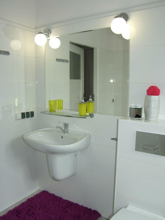 Kaliny Apartamenty Wanny Z Hydromasazem Chorzów Esterno foto